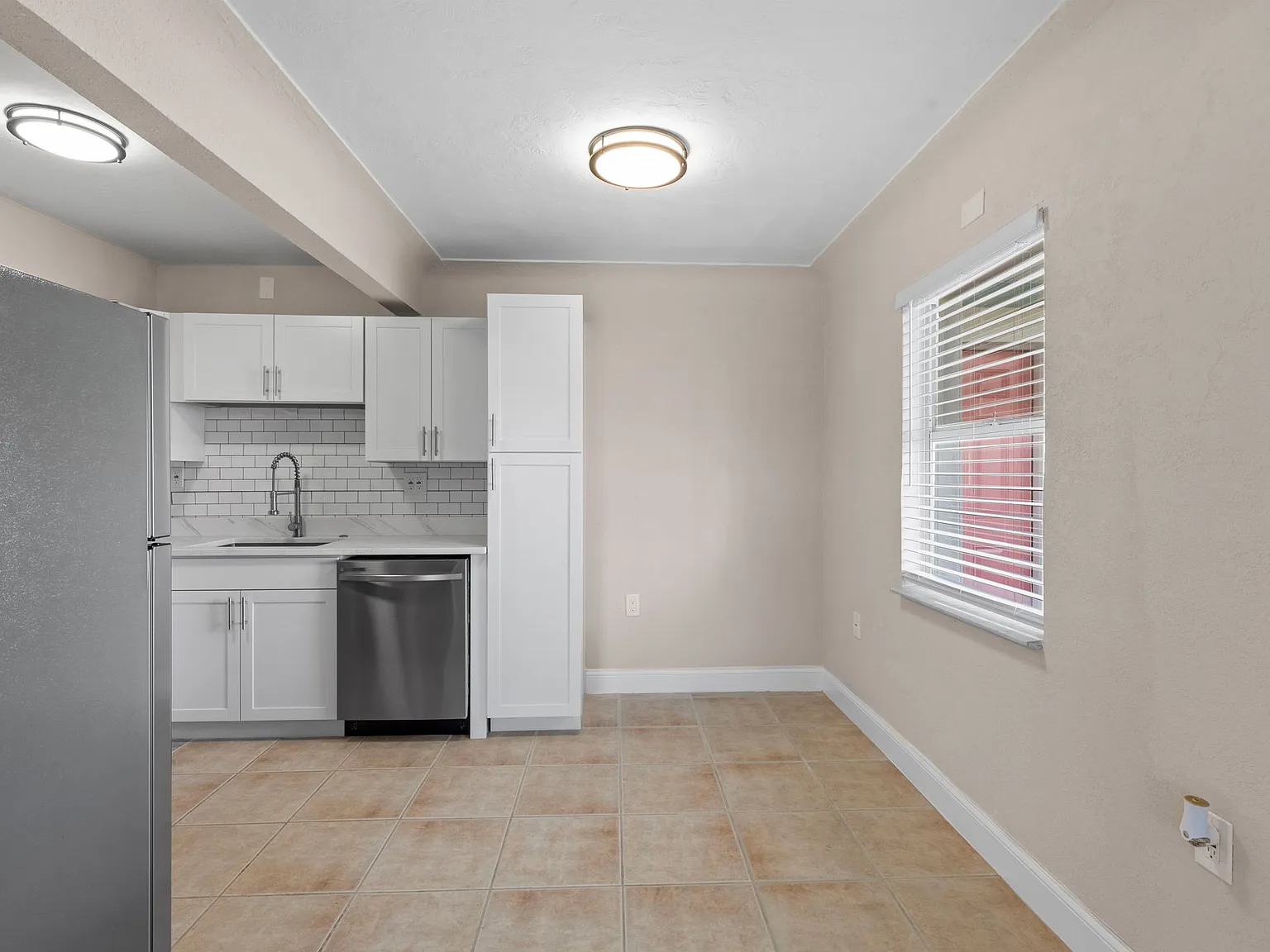 2 bed, 900 sqft, $2,395 — Photo 4