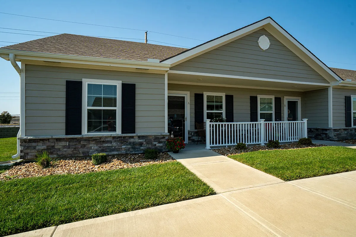 Building Photo - Traditions Townhomes