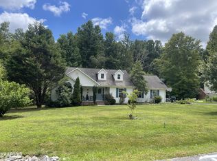 204 Sundrop Ln, Crossville, TN 38571