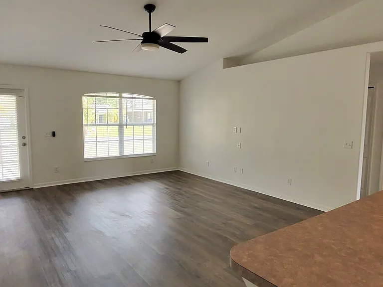 17556 Brentwood Ct — Photo 9