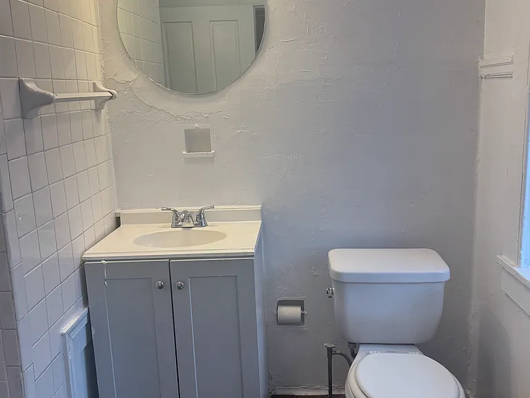 800 Cathedral St #4 — Photo 3