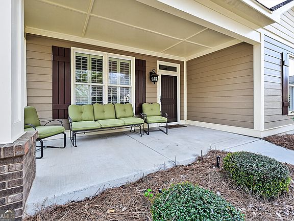 3rd image of 1617 Red Oak Ln