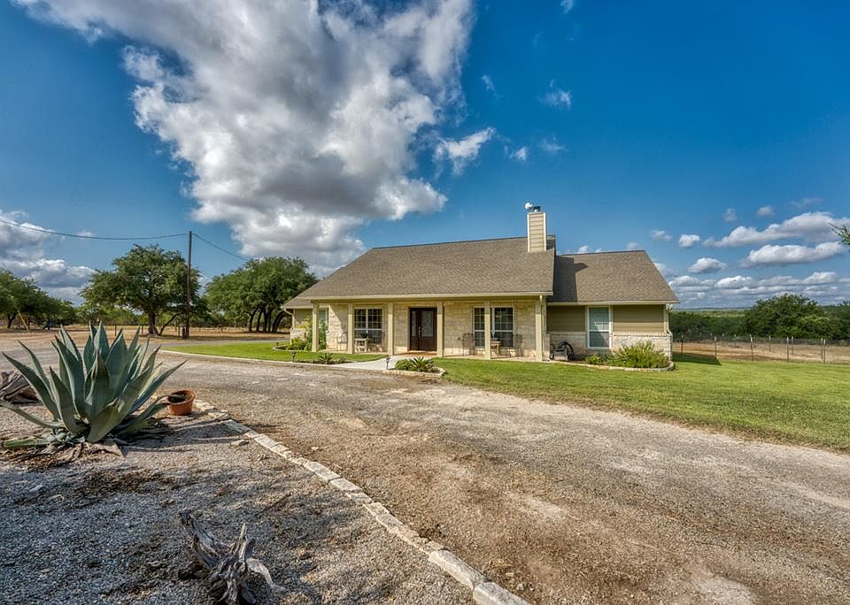 1st image of 647 Crooked Oak Ln