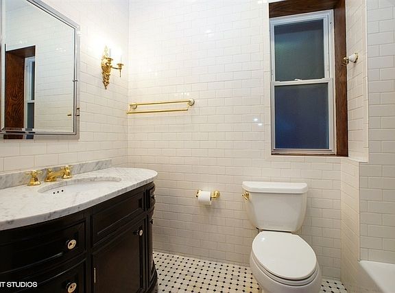 4th image of 2327 N Southport Ave APT 2
