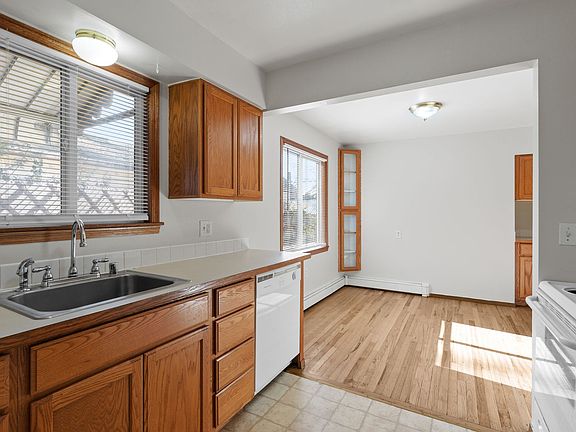 5th image of 805 W Maxwell Ave #807