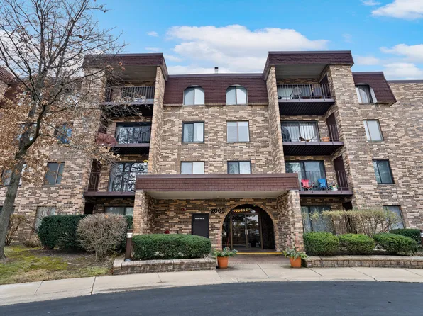 2005 Valencia Dr APT 200D, Northbrook, IL 60062