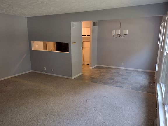 4th image of 1148 Village Ln