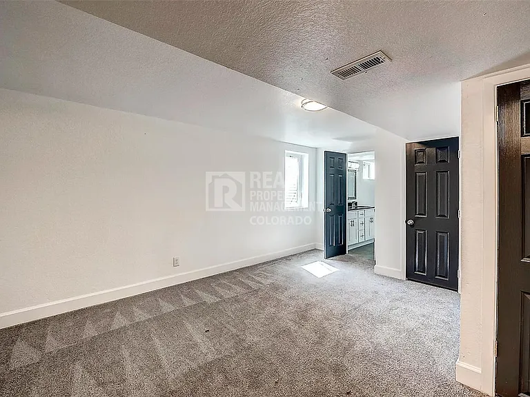 3426 S Wolff St — Photo 20