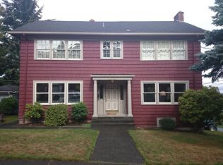 2014 E Crescent Dr, Seattle, WA 98112