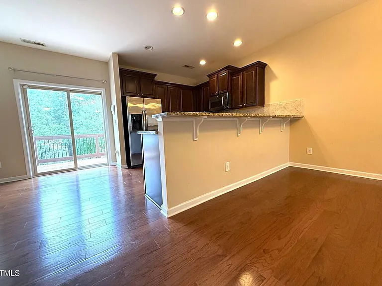545 Old Mill Village Dr — Photo 7