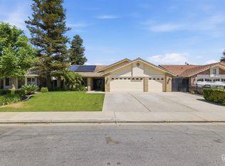 5702 Stageline Dr, Bakersfield, CA 93312
