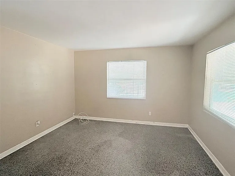 1304 Browning St — Photo 2