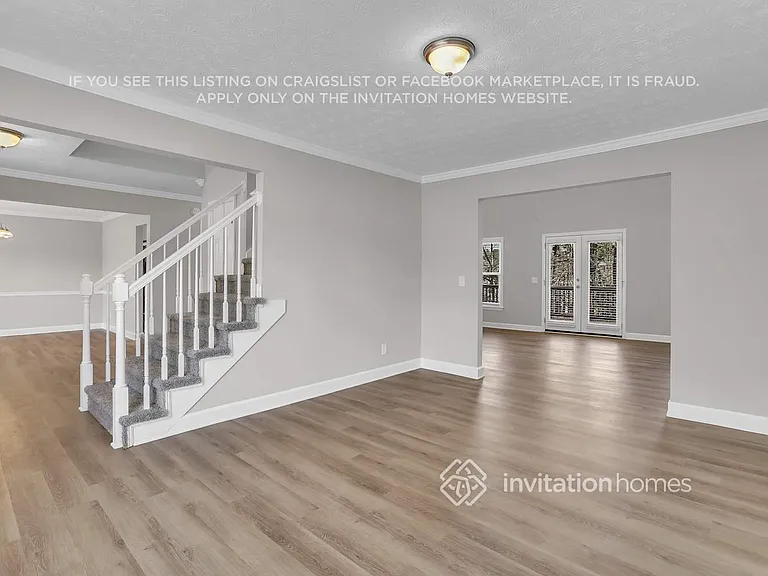 1810 Collines Ave SW — Photo 4