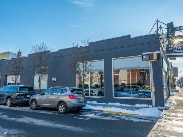 4114 Kennedy Boulevard image 1 of 17