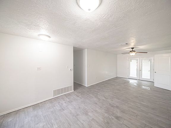 4th image of 2633 Madera Ave