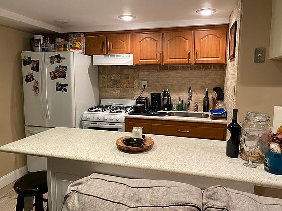 2nd image of 1655 Bayshore Ave #1A