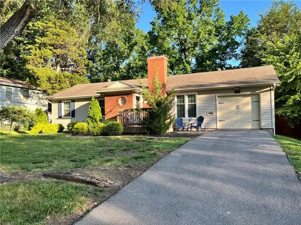 7923 W 92nd St, Overland Park, KS 66212