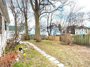 10 Trimount St, Dedham, MA 02026