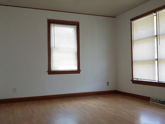 2nd image of 2224 S Whitehill Dr