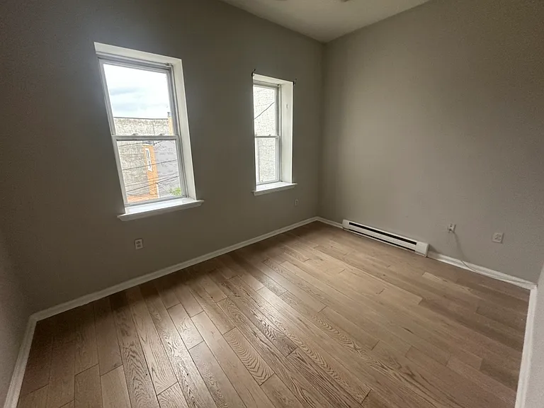 1605 W Diamond St #2R — Photo 6
