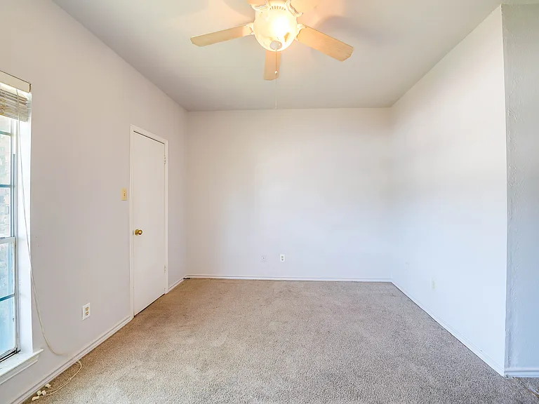 3550 Country Square Dr #409 — Photo 13