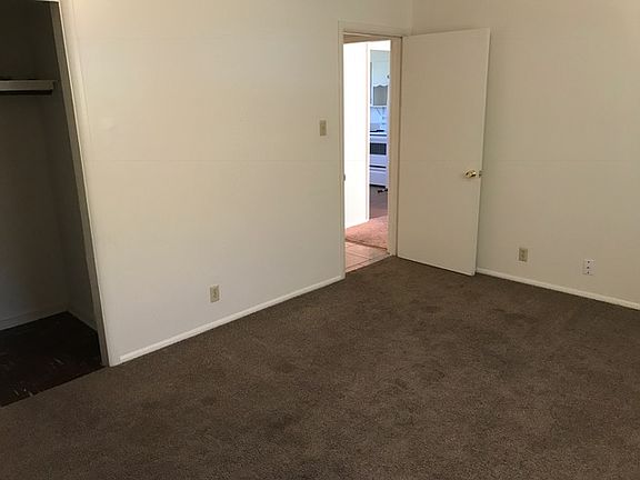3rd image of 1517 Dogwood Ln APT 4