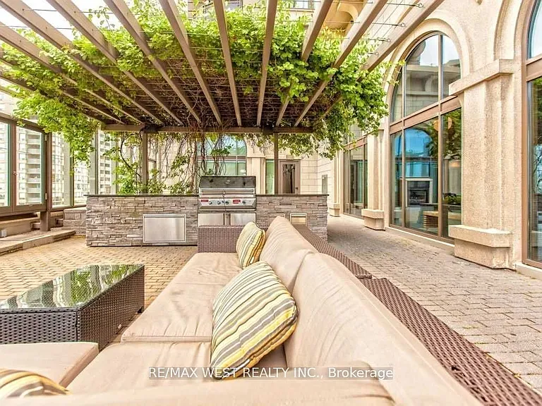 383 Prince Of Wales Dr #129 — Photo 33