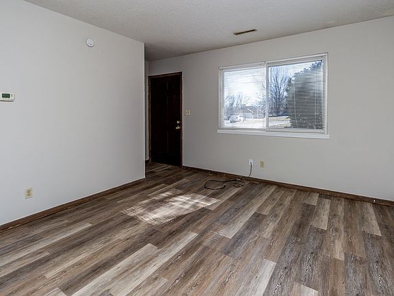 2nd image of 4509-4511 W Millbrook Dr