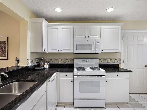 4th image of 1312 Oporto Dr