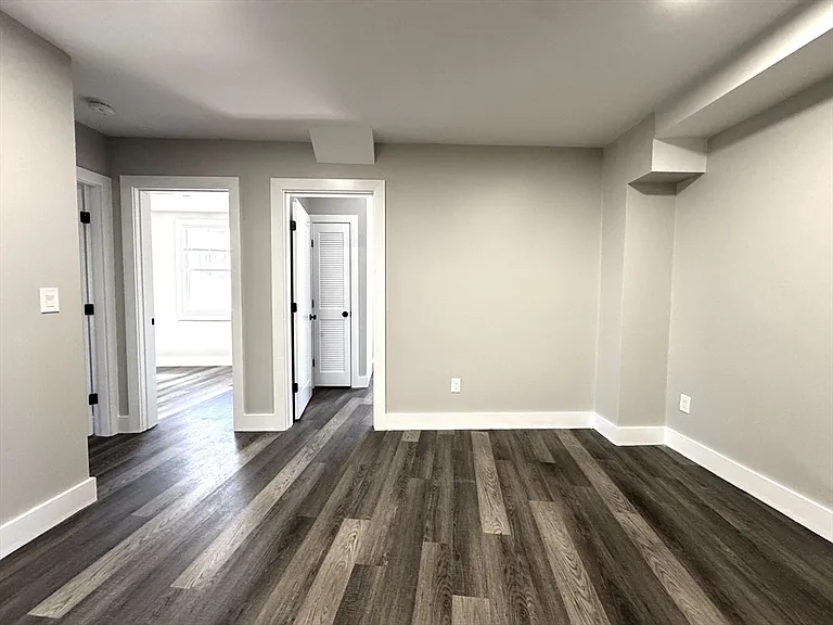 189 E Merrimack St #3 — Photo 2