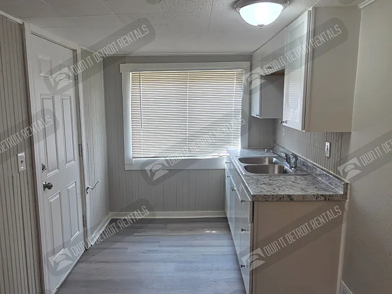 7210 Rivard Ave — Photo 16