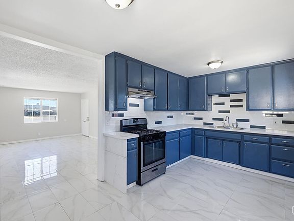5th image of 1115 E 19th St