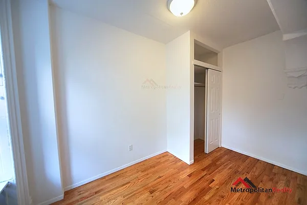 Rented by Metropolitan Realty | media 21