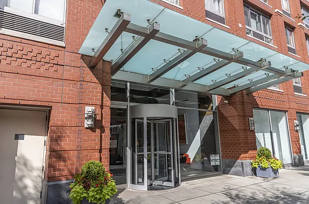 Rented by Compass | media 36