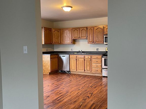 4th image of 914 Wright St #B