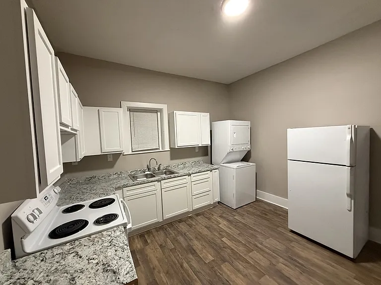 741 E Trigg Ave — Photo 3