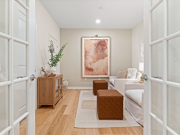 3rd image of 5 Peters Farm Way #304