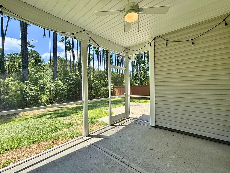 421 Fox Sparrow Ct — Photo 28