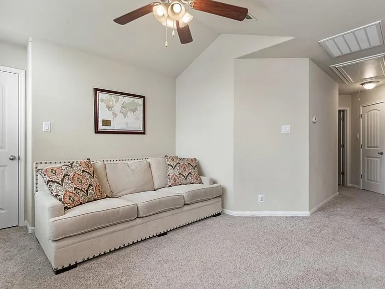 11217 Persimmon Gap Dr — Photo 22
