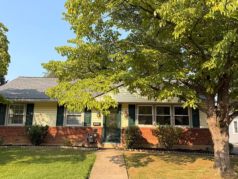 3639 Windsor Dr — Photo 14