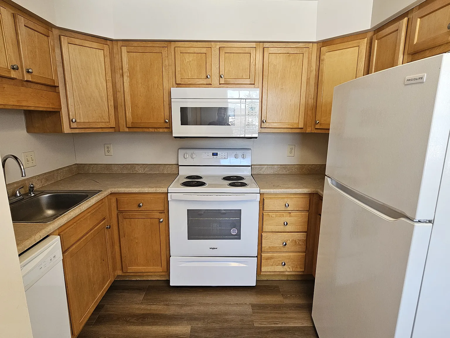 2 bed, $950 — Photo 3