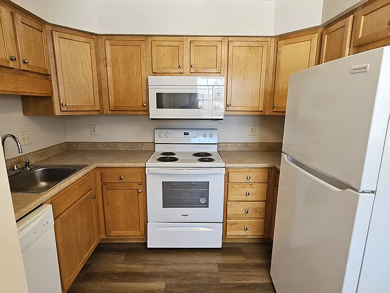 33 Private Drive 8006 #33B — Photo 3