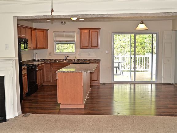 4th image of 211 Grace Manor Dr
