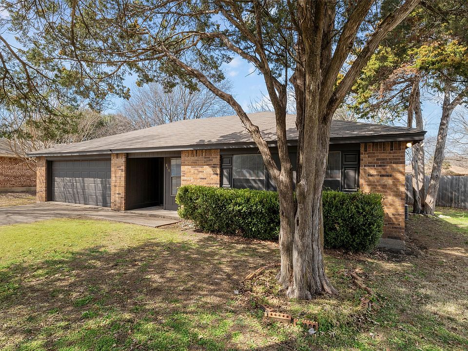 1st image of 816 Dogwood Dr