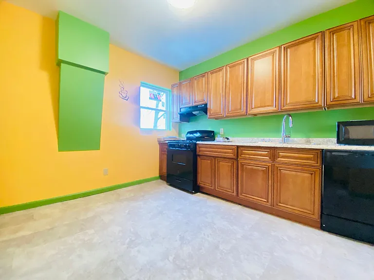 1337 Madison St #A — Photo 10