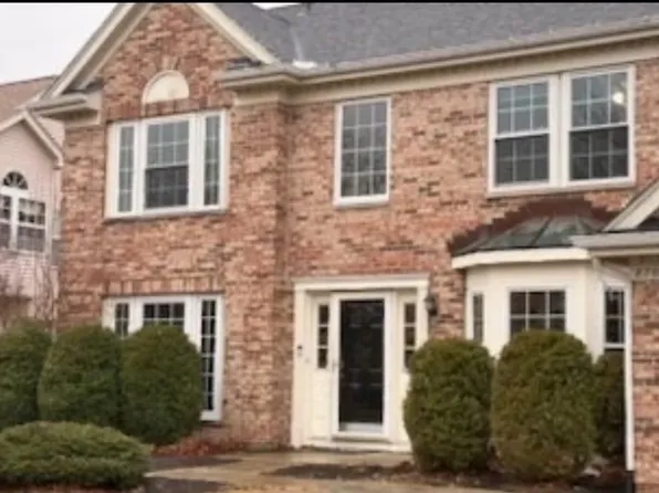 870 Brompton Cir, Bolingbrook, IL 60440