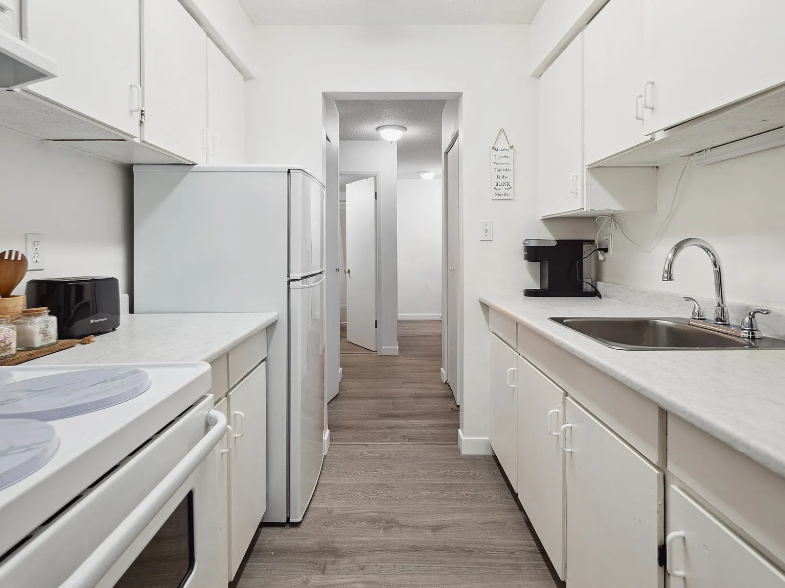 San Mateo Apartments - 814 4th Avenue — Photo 4