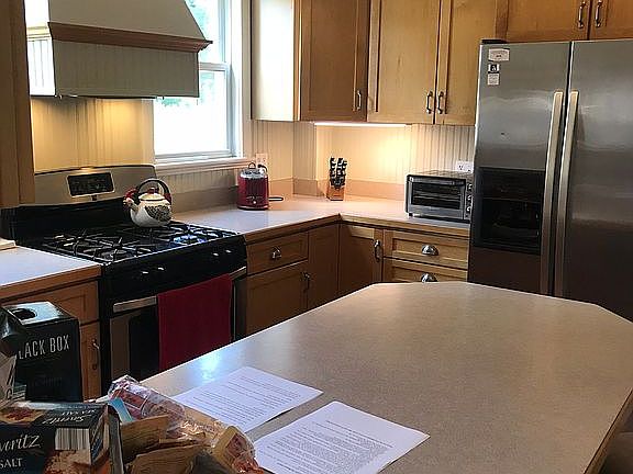 2nd image of 272 Nelson Ave