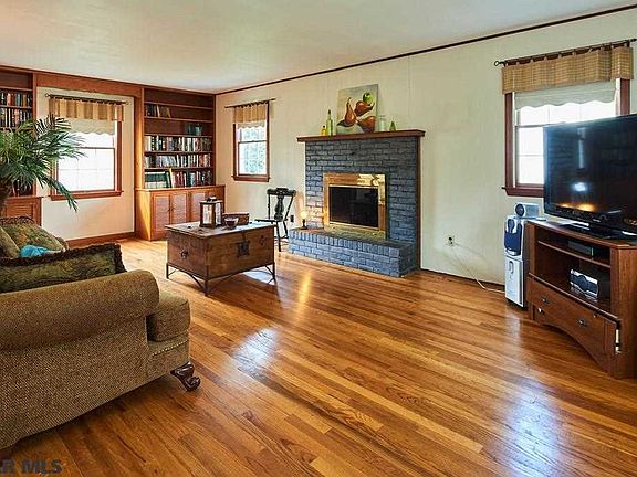 5th image of 1028 Karen St