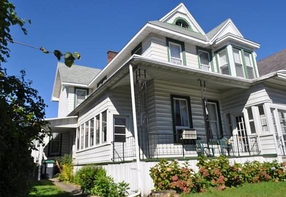 2nd image of 54 Saratoga Ave